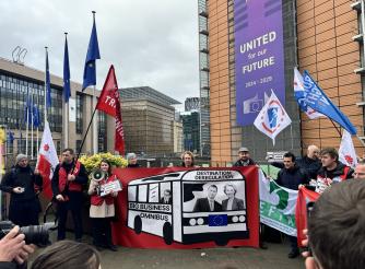 Protest against the Omnibus proposal outside the EU Parliament